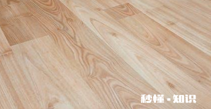 地板粘脚是什么原因 木地板油腻粘鞋怎么清洗