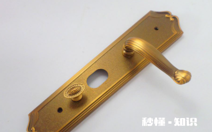 防盗门手柄断了如何更换 防盗门把手断了可以用胶水粘上吗