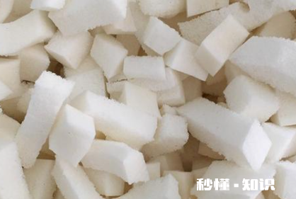 碎乳胶沙发整块乳胶沙发哪个好 沙发填充物是乳胶颗粒好吗