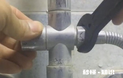 花洒底座是否都统一大小 花洒可以随便换吗