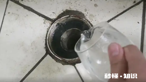 下水道堵塞属于物业管理范围吗 下水道堵了楼下死活不让修如何处理