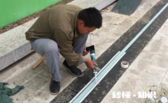 打防水胶后几小时可以用水 用防水胶时表面有水可以吗