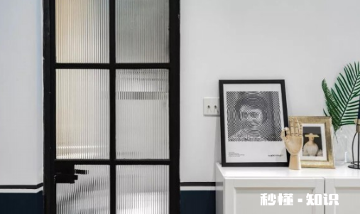 卫生间门玻璃双层磨砂还是单层 卫生间门玻璃碎了怎么更换