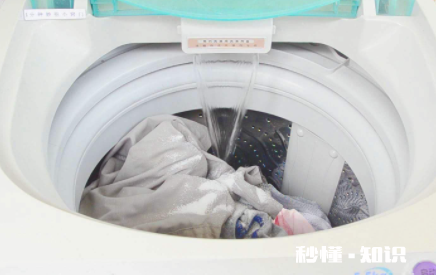 洗衣机洗到中途停是什么问题 洗衣机洗一半不想洗了怎么办