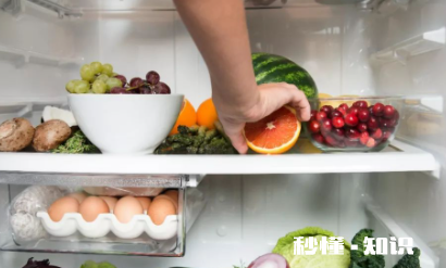 冰箱侧面烫手怎么回事 冰箱两边烫手的好还是不烫手的好