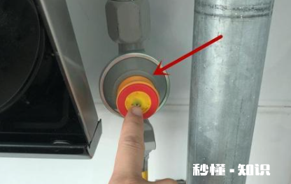 燃气表的红色按钮能摁吗 燃气表的红色按钮为什么会弹起呢