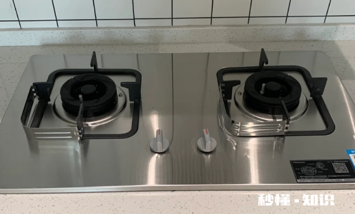 燃气灶是一边一个电池吗 燃气灶是天然气灶还是煤气灶