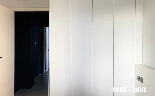 衣柜一门到顶能做多高 衣柜一门到顶留缝多少