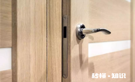 原木门开裂正常吗 木门裂缝用什么材料修补