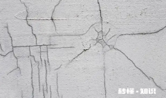 墙体裂缝后刷乳胶漆会裂吗 墙面开裂可以直接用乳胶漆修补吗