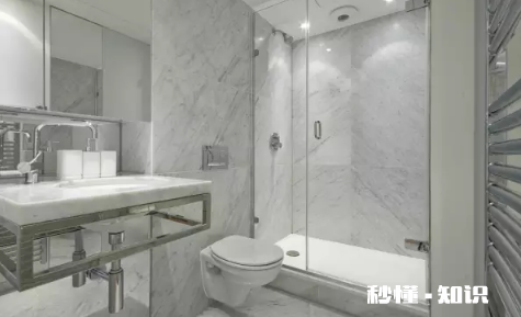 卫生间墙砖上下分色还是一体 卫生间墙砖上浅下深色好看吗