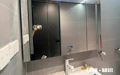 镜柜带灯好还是不带灯 镜柜带灯必须预留电线吗