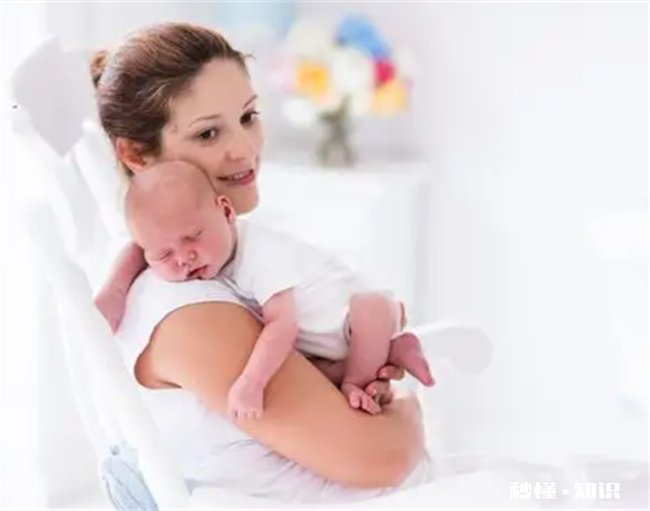 宝宝出生多久可以抱外面 宝宝出生后多久可以抱到外面