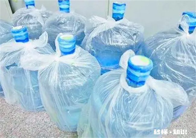 喝凉白开还是桶装水好 喝瓶装水好还是凉白开好