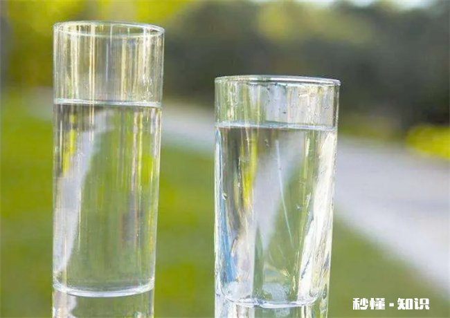 喝凉白开还是桶装水好 喝瓶装水好还是凉白开好