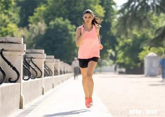 跑步一月能瘦10斤吗 跑步一月能瘦10斤吗女生