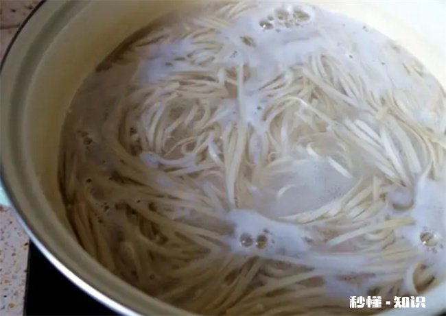 清水煮挂面能减肥吗 吃白水煮挂面减肥吗