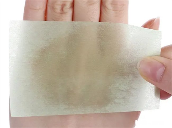 脸出油吸油纸有用吗 脸部出油可以经常使用吸油纸吗