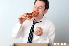 吃饭时间不规律会得胃癌吗 吃饭时间不规律会得胃癌吗