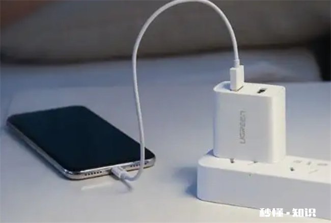 手机放床头充电会不会爆炸 手机放床头充电会爆炸吗