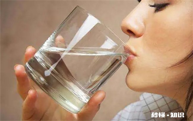 怎样喝水更健康 怎样喝水更健康幼儿园大班