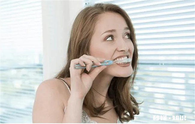 早上起床先刷牙还是先喝水 早晨起床先刷牙还是先喝水