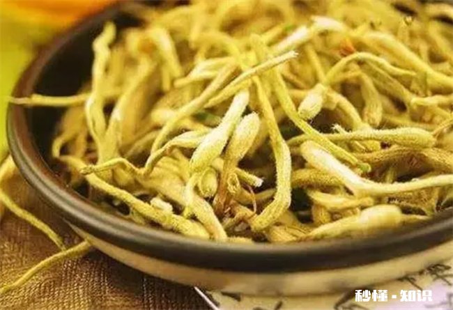 金银花蒸黑了还能喝吗 金银花煮水后变黑