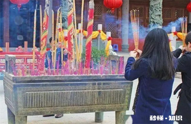 上香的时候不小心把香弄断了什么预兆 上香的时候香断了怎么办