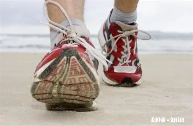 鞋子磨损能看出身体情况吗 鞋子磨损能看出身体情况吗图片