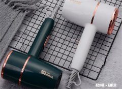 吹风机用蓝光好还是用负离子好 吹风机蓝光负离子和水润负离子哪个好