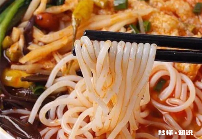 螺蛳粉臭味是酸笋的还是螺蛳的 螺蛳粉不加酸笋和螺蛳汤料