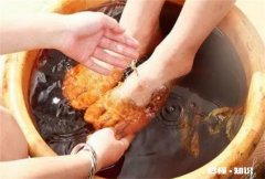 艾草泡脚后还要清水洗吗 艾草泡脚后要用清水洗过吗
