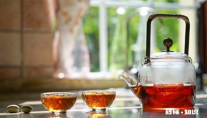 使用茶杯的礼仪 接待礼仪茶杯摆放