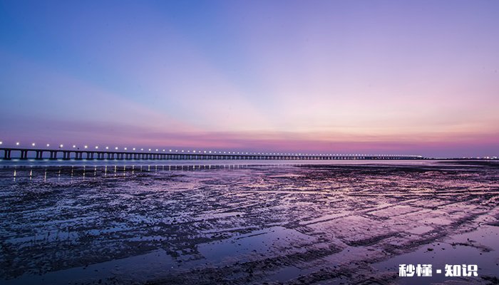 云霞从颜色和形状怎么写 怎样写傍晚的云霞的颜色和形状啊