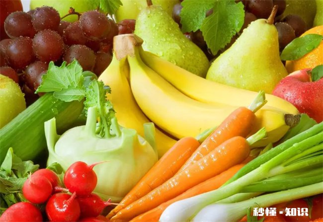 腋下起皮屑是怎么回事 腋下很痒起皮屑发黑怎么回事