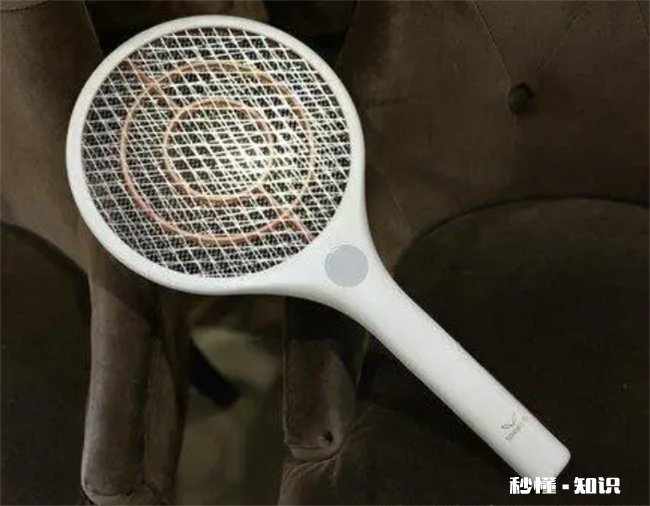 电蚊拍夜里能一直开着放着吗 电蚊拍晚上插着电到天亮会坏吗