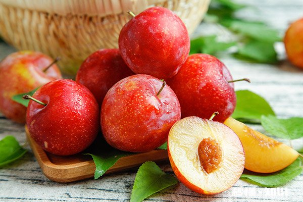 桃子不能和什么水果一起吃 桃子和什么吃最好