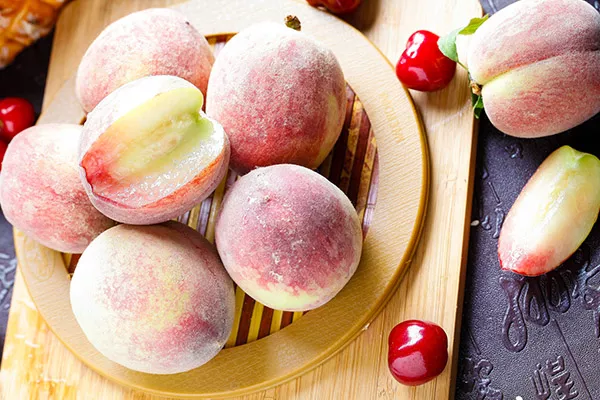 桃子和什么不能一起吃 桃子和什么相克