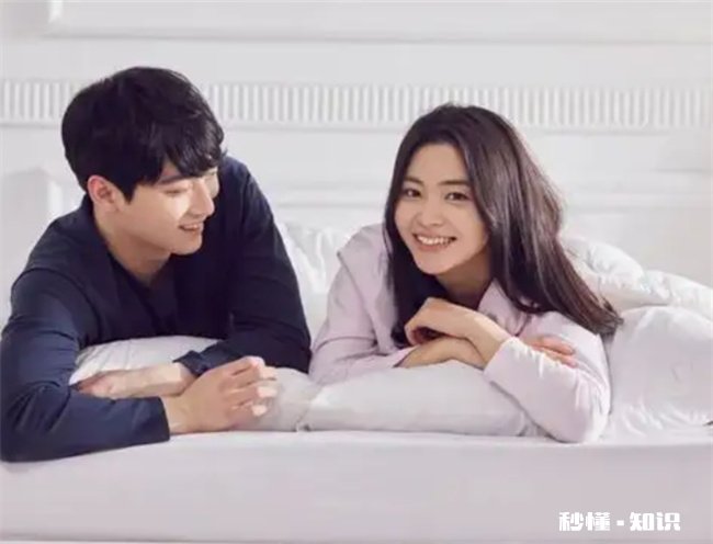 每周住在一起2天算同居吗