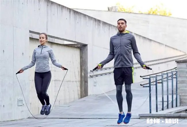跳绳前这样热身降低损伤风险