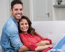 为什么两人独处就想亲亲抱抱