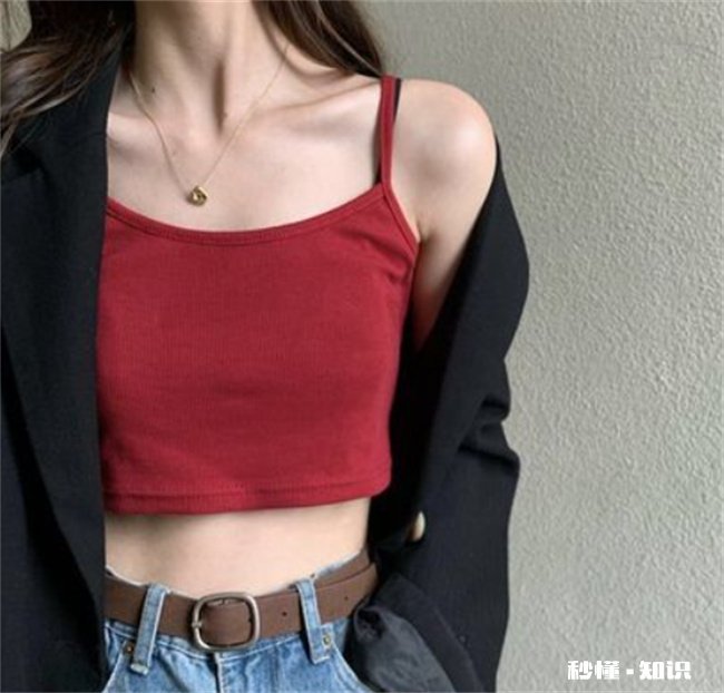 夏季里面背心吊带外面怎么穿