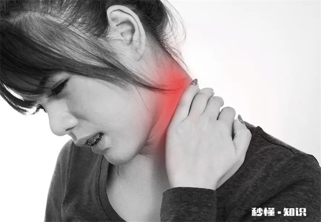 穿挂脖吊带脖子疼正常吗