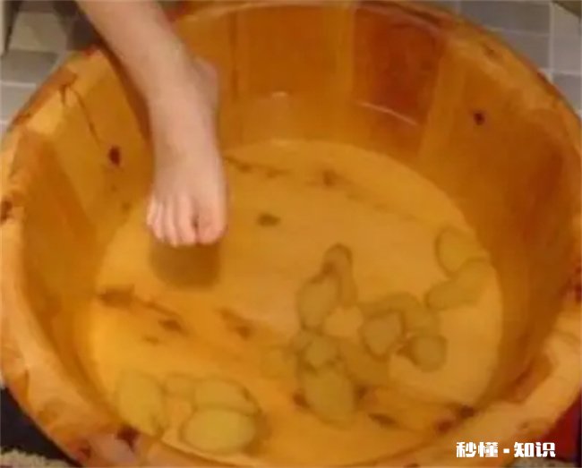 经期可以用姜泡脚吗