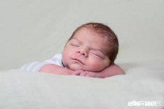 孩子3岁，肋骨外翻，是缺钙吗