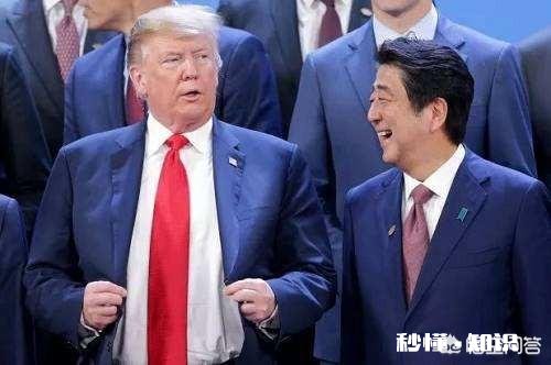 近日安倍走红毯挺丢脸的，特朗普为何让安倍出丑