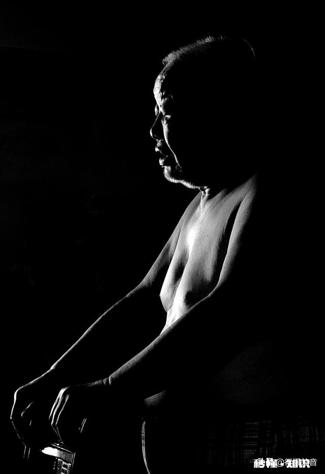 怎样能把一个老人拍摄好