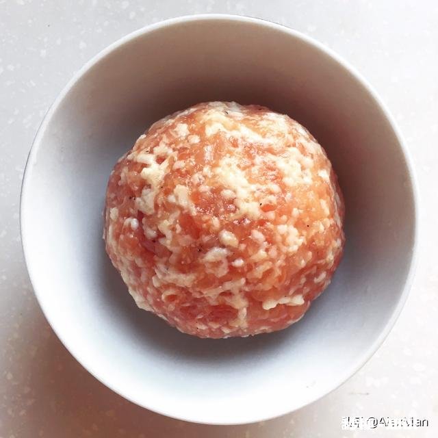 雪花狮子头是什么地方菜，怎么做