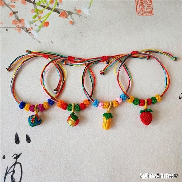 端午安康，你的家乡有系上五彩绳的风俗吗，是什么样的啊，还有其他特别的风俗分享吗