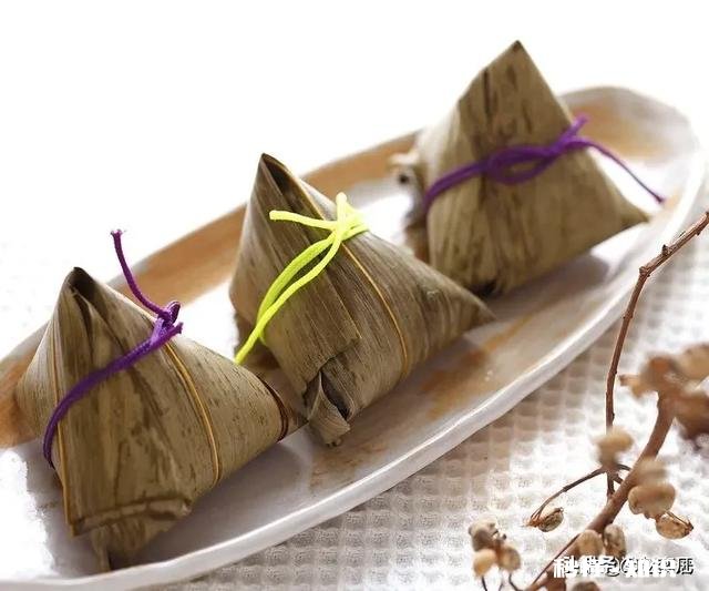 端午安康，你的家乡有系上五彩绳的风俗吗，是什么样的啊，还有其他特别的风俗分享吗